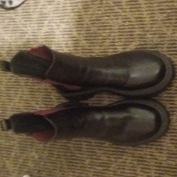 Chelsea Color Block Boots - Picture 2 of 4